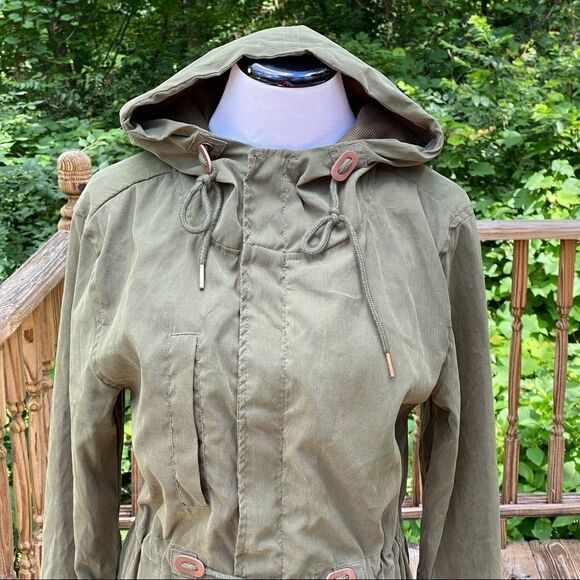 Iris Green Hooded Jacket - Picture 2 of 12